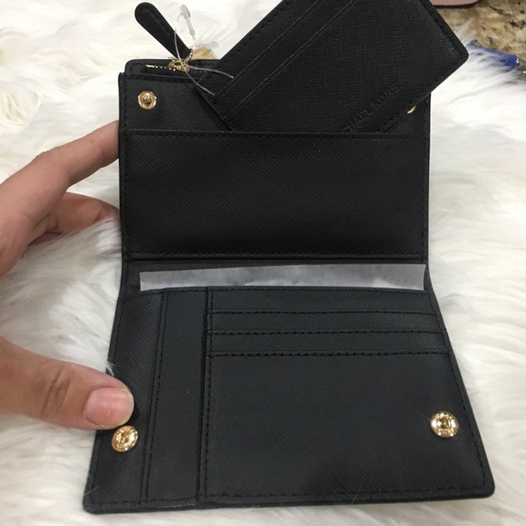 New Michael Kors wallet - Picture 2 of 8